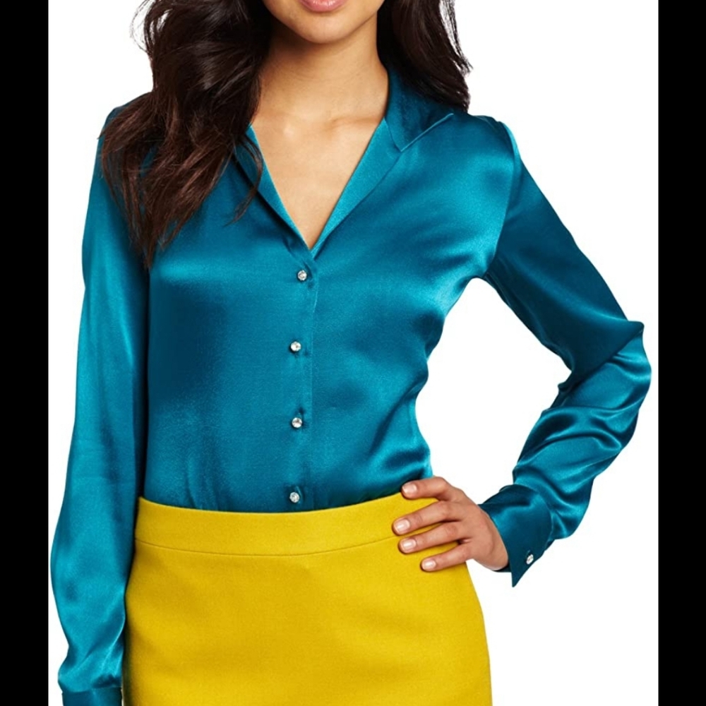 Karen Kane crystal button shirt